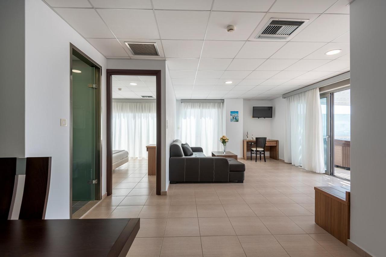 Royal Bay Suites Kéfalos エクステリア 写真
